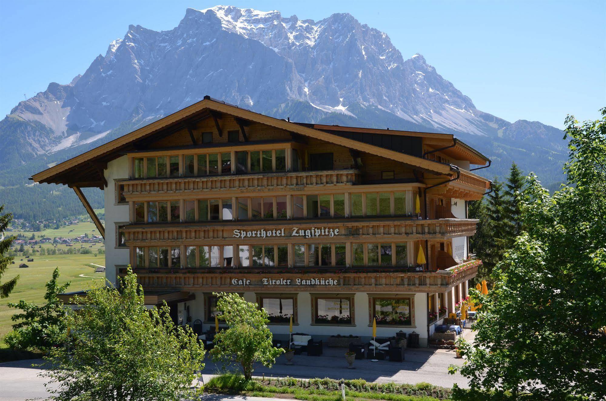Sporthotel Zugspitze Лермос Экстерьер фото