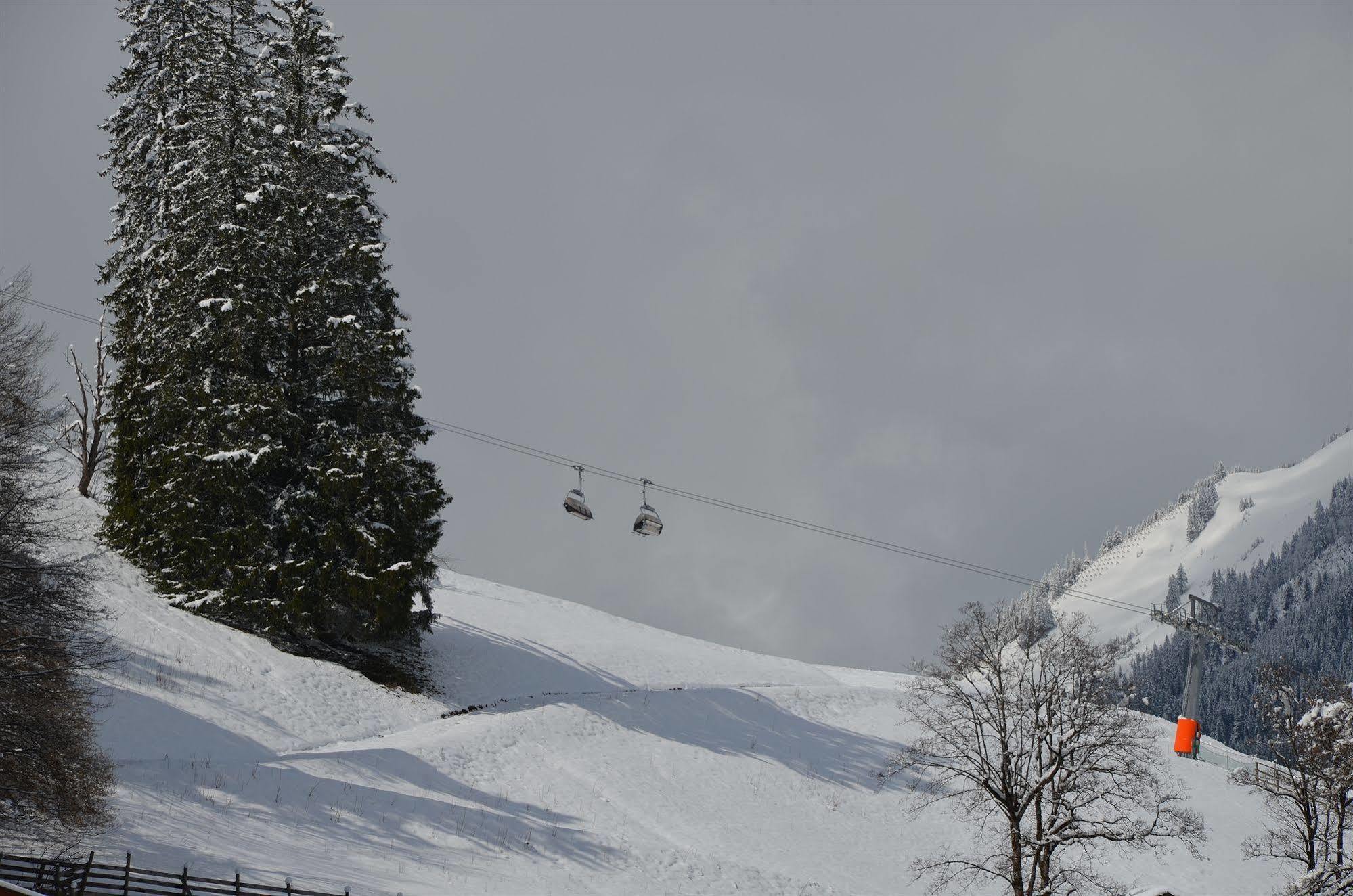 Sporthotel Zugspitze Лермос Экстерьер фото