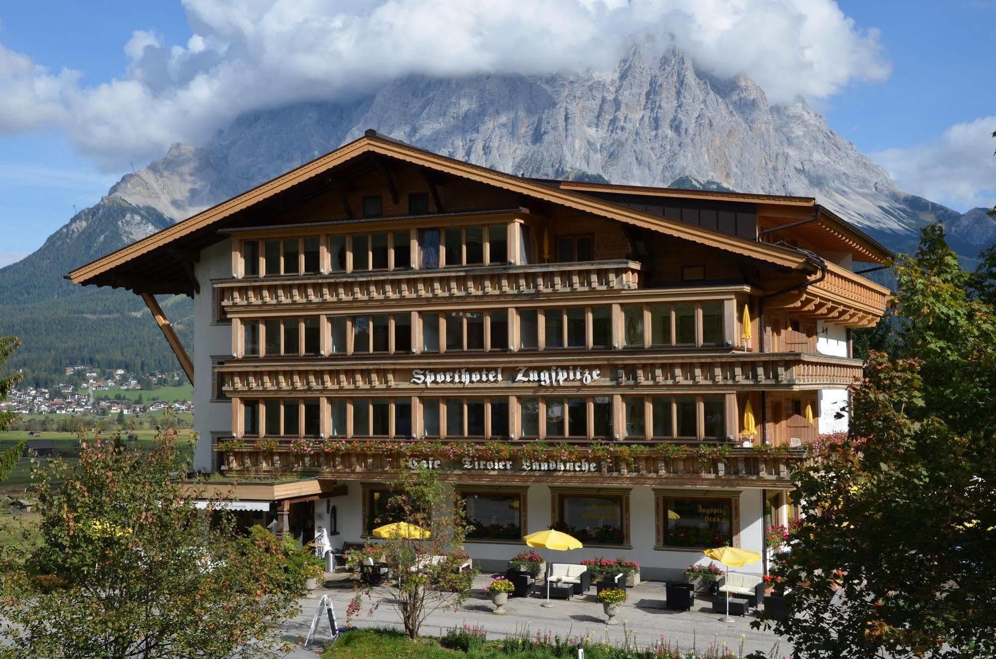 Sporthotel Zugspitze Лермос Экстерьер фото